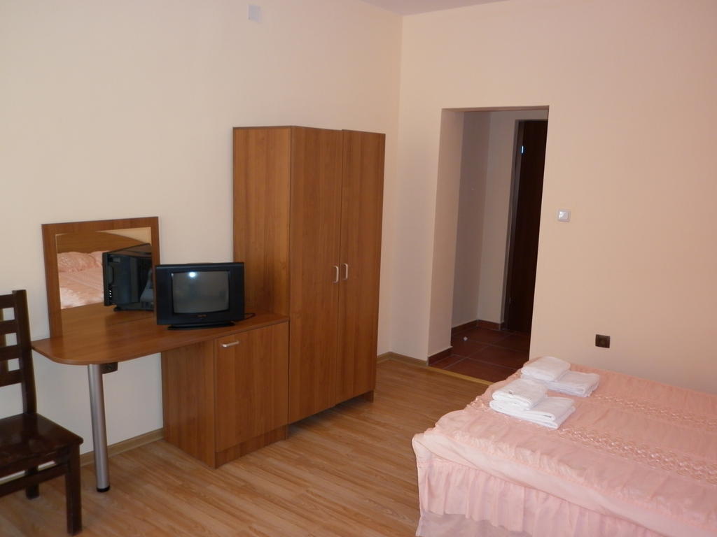 Ivanova Cheshma Guest House Varna Bilik gambar